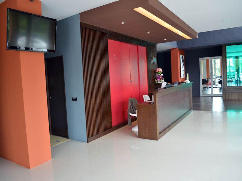 Trendy Hotel Nakhon Pathom Esterno foto