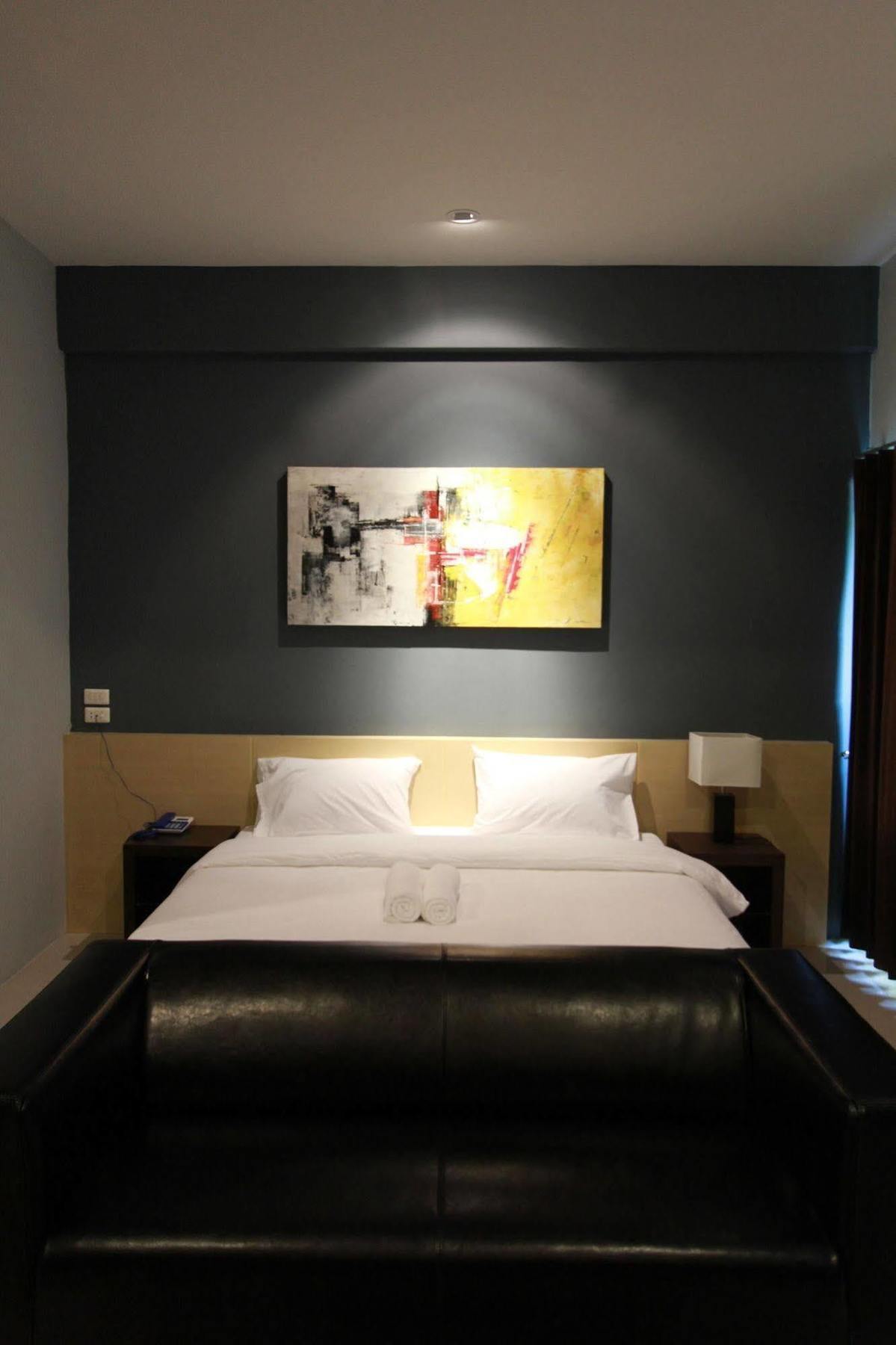Trendy Hotel Nakhon Pathom Esterno foto