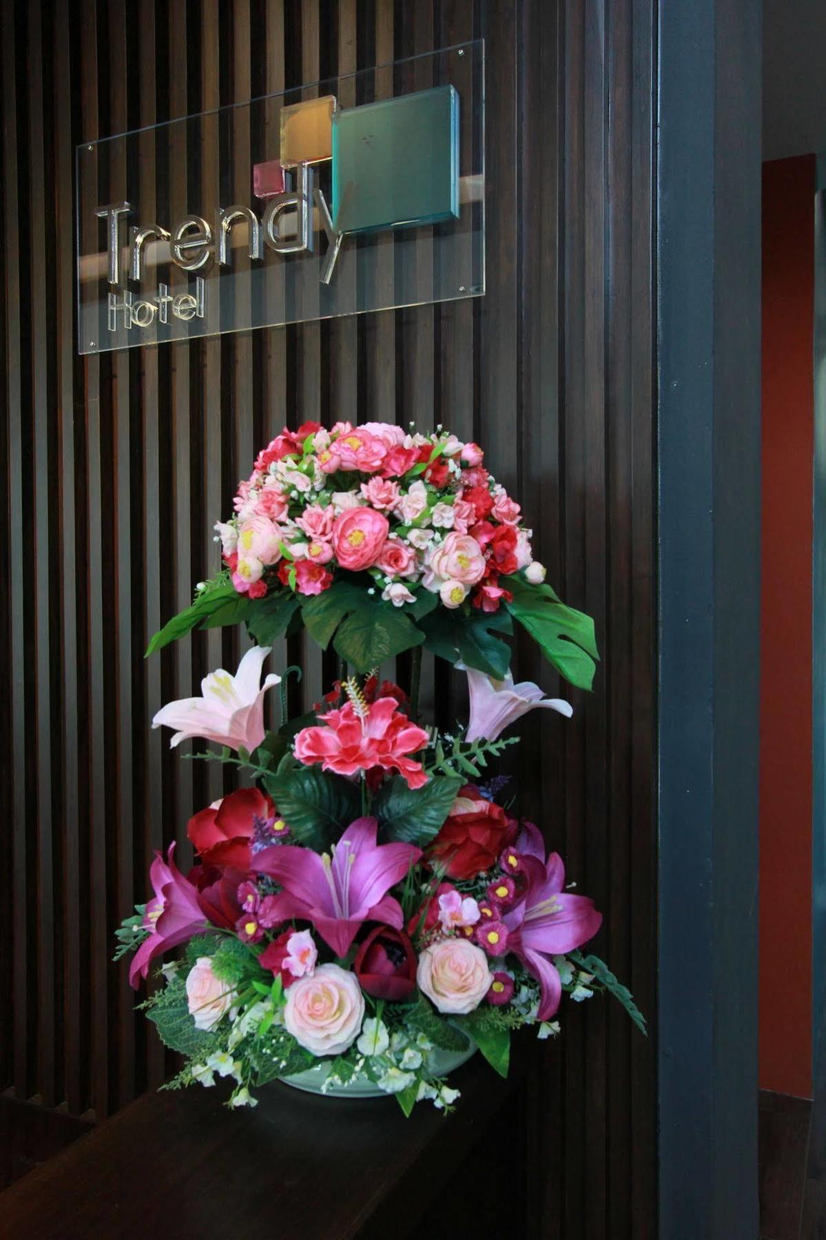 Trendy Hotel Nakhon Pathom Esterno foto